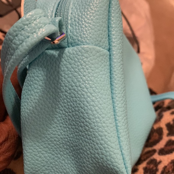 Talking blue pet cat purse she purrs and opens and closes her eyes - Picture 4 of 6